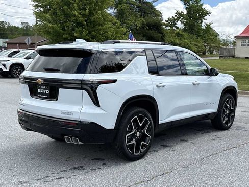 New 2026 Chevrolet Traverse High Country FWD image 6