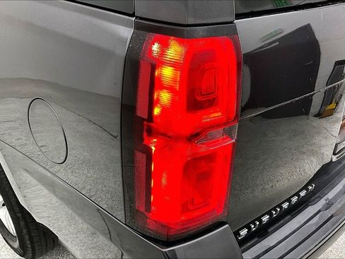 Used 2018 Chevrolet Suburban LS image 42