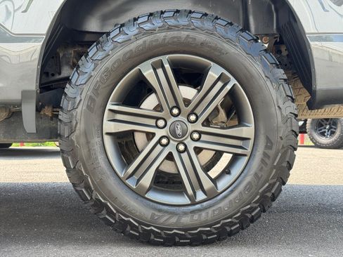 Used 2021 Ford F150 Lariat w/ Equipment Group 502A High AWD/4WD image 18