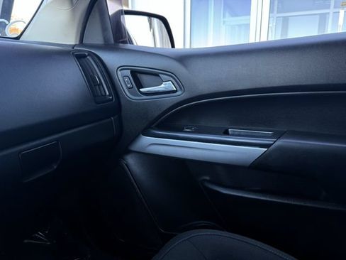 Used 2021 Chevrolet Colorado LT w/ LT Convenience Package RWD image 28