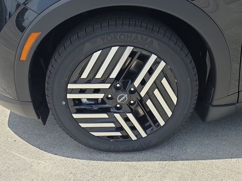New 2026 Nissan Leaf SV+ w/ Floor Mat Package (SV+) FWD image 4