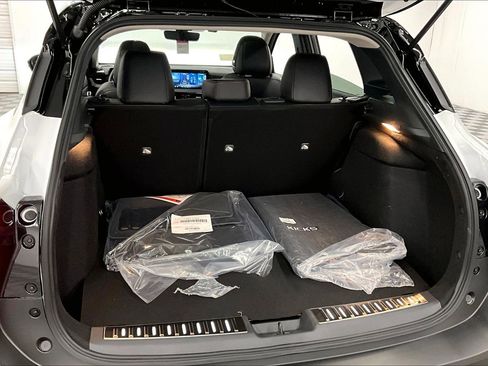 New 2026 Nissan Kicks SR w/ SR Premium Package AWD/4WD image 41