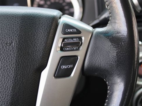 Used 2018 Nissan Titan PRO-4X w/ Pro-4x Convenience Package image 25