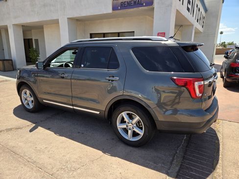 Used 2019 Ford Explorer XLT w/ Equipment Group 202A FWD image 3