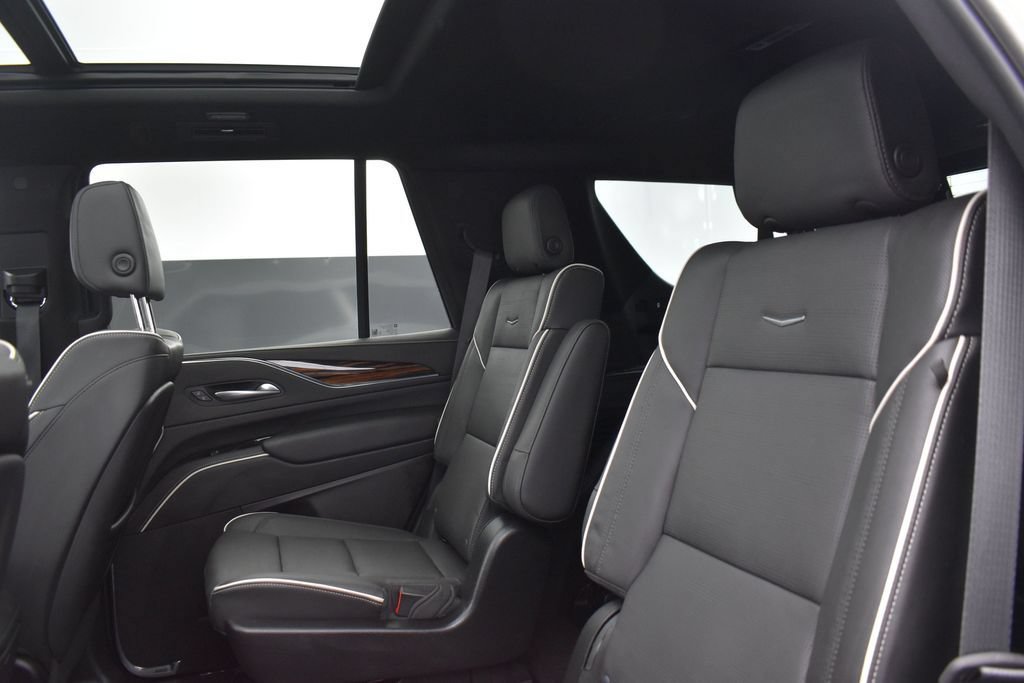 Used 2024 Cadillac Escalade Premium Luxury w/ LPO, Floor Liner Package AWD/4WD image 29