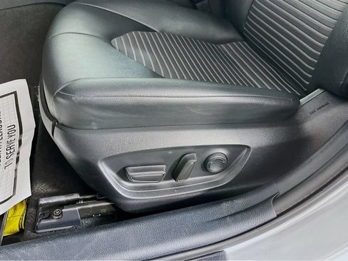 Used 2022 Toyota Camry SE FWD image 23