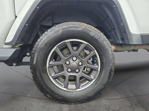 Used 2022 Jeep Gladiator Overland w/ Popular Equipment Package AWD/4WD image 33