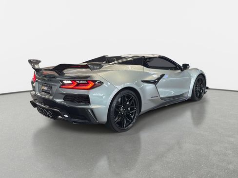 Used 2024 Chevrolet Corvette Z06 w/ Z07 Performance Package image 3