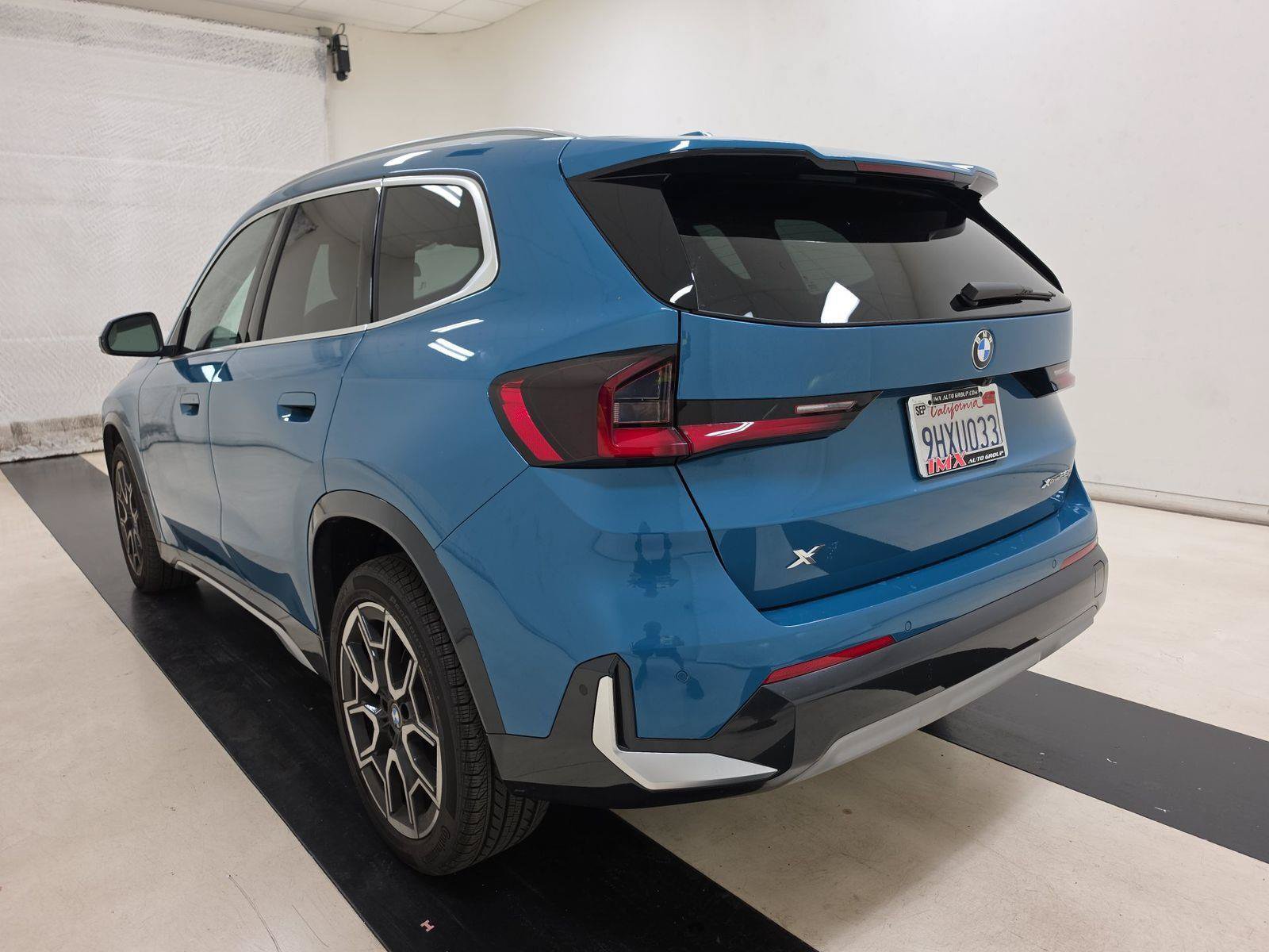 Used 2023 BMW X1 xDrive28i w/ Premium Package AWD/4WD image 4