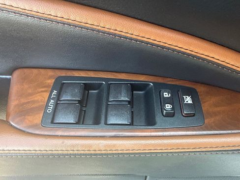 Used 2013 Lexus LS 460 AWD w/ Comfort Pkg image 11