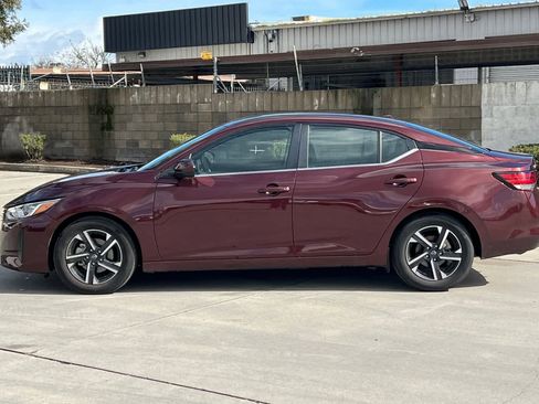 Used 2025 Nissan Sentra SV image 6