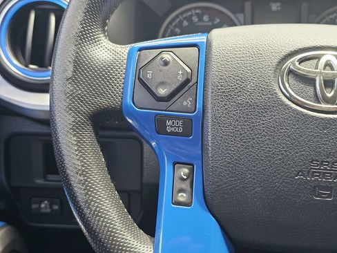 Used 2016 Toyota Tacoma SR5 RWD image 24