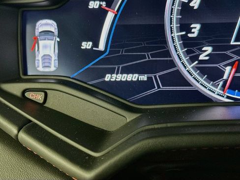 Used 2021 Lamborghini Huracan EVO RWD image 12