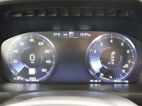 Used 2021 Volvo XC90 T6 Momentum w/ Protection Package Premier image 32