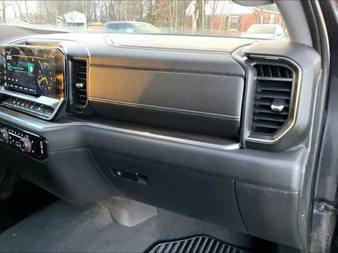 Used 2023 Chevrolet Silverado 1500 LT image 23