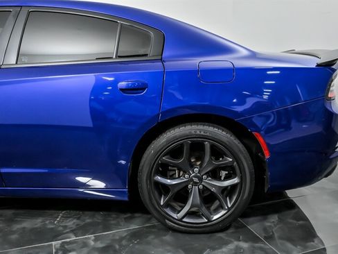 Used 2020 Dodge Charger SXT w/ Blacktop Package RWD image 7