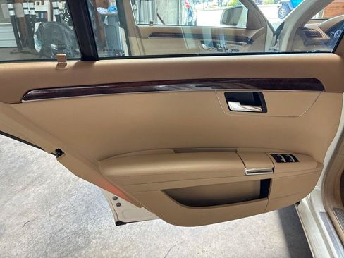 Used 2011 Mercedes-Benz S 550 image 18