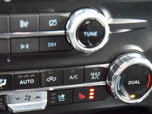 Used 2024 Ford F250 Lariat w/ Lariat Ultimate Package image 26