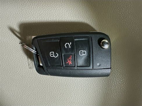 Used 2015 Volkswagen Golf SE w/ Lighting Package image 39