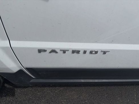 Used 2016 Jeep Patriot High Altitude FWD image 9