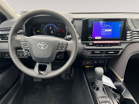New 2026 Toyota Camry LE image 10