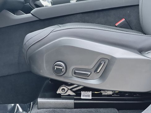 New 2026 Volvo XC90 B6 Plus w/ Protection Package Premier image 22
