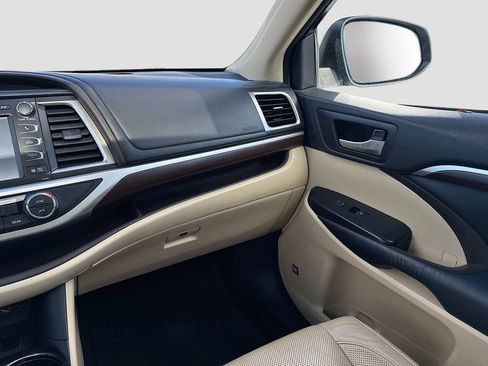 Used 2016 Toyota Highlander Limited Platinum image 21