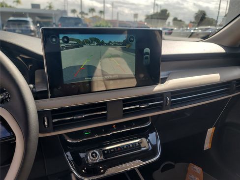 New 2026 Lincoln Corsair Premiere image 19