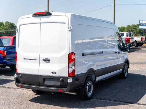 New 2026 Ford Transit 250 148 Medium Roof w/ Load Area Protection Package RWD image 4