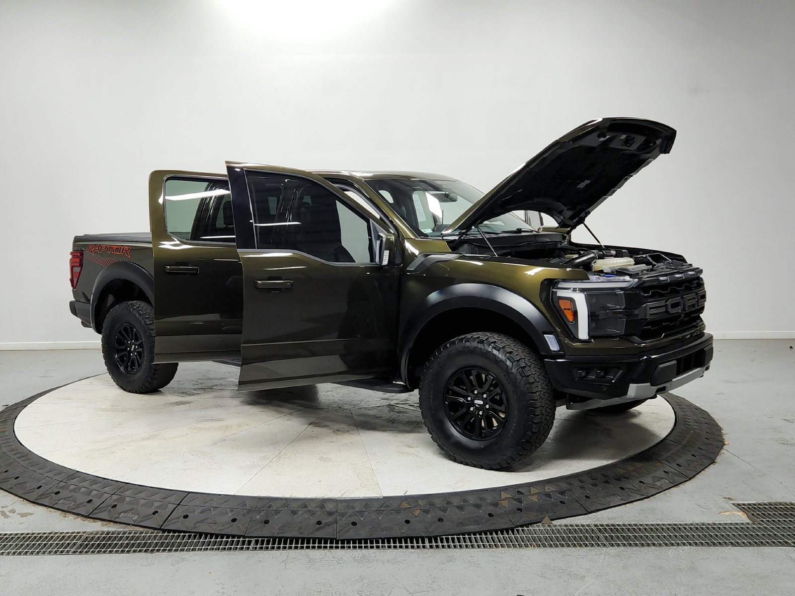 Used 2024 Ford F150 Raptor AWD/4WD image 9