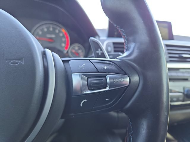 Used 2018 BMW M4 Convertible RWD image 19