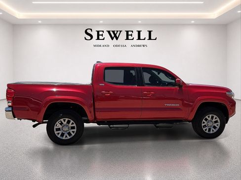 Used 2017 Toyota Tacoma SR5 w/ Tow Package RWD image 5