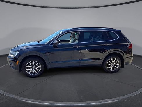 Used 2019 Volkswagen Tiguan SE w/ Panoramic Sunroof Package FWD image 4
