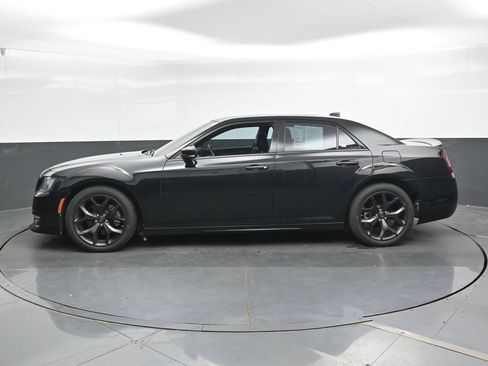 Used 2022 Chrysler 300 S RWD image 9