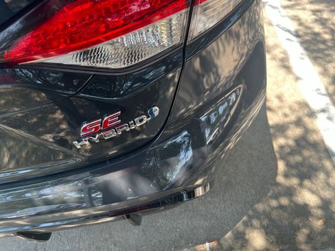 Used 2023 Toyota Corolla SE FWD image 4