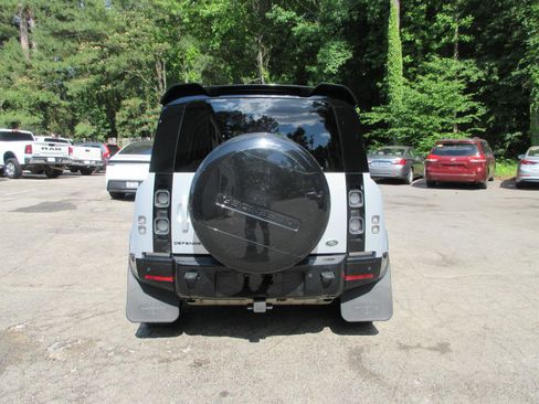 Used 2023 Land Rover Defender 110 X AWD/4WD image 4