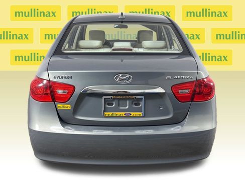 Used 2010 Hyundai Elantra GLS FWD image 6