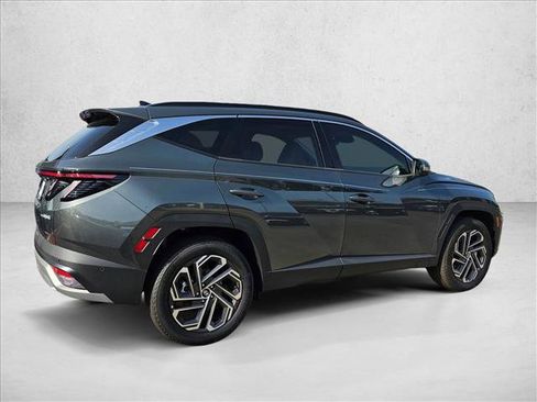 Used 2025 Hyundai Tucson Limited AWD/4WD image 8