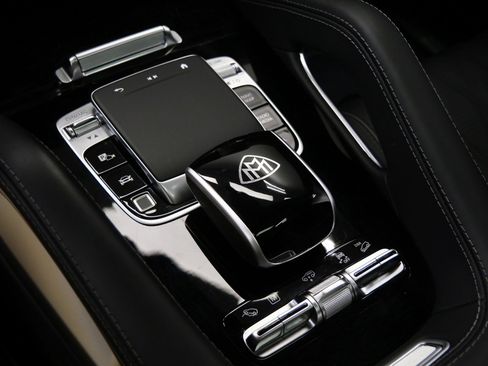 Used 2025 Mercedes-Benz Maybach GLS 600 4MATIC image 34