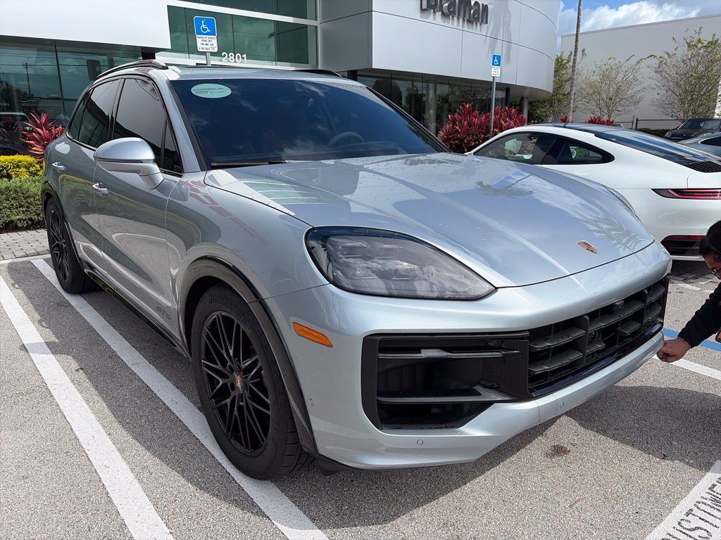 Certified 2026 Porsche Cayenne GTS AWD/4WD image 6