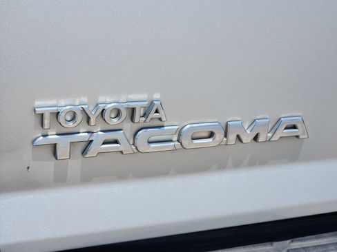 Used 2008 Toyota Tacoma PreRunner RWD image 12