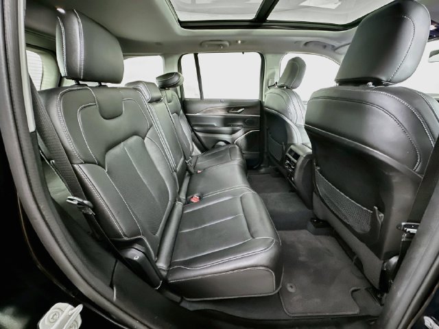 Used 2023 Jeep Grand Cherokee 4WD 4xe w/ Luxury Tech Group II image 30
