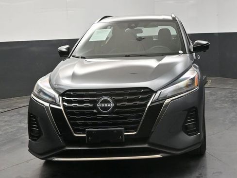 Used 2024 Nissan Kicks SR image 3