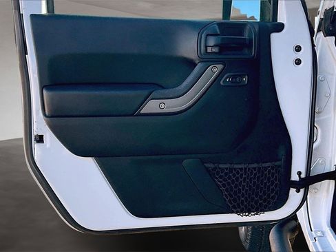 Used 2018 Jeep Wrangler Unlimited Sport S image 18