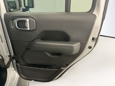 Used 2023 Jeep Wrangler Unlimited Sahara w/ Cold Weather Group AWD/4WD image 31
