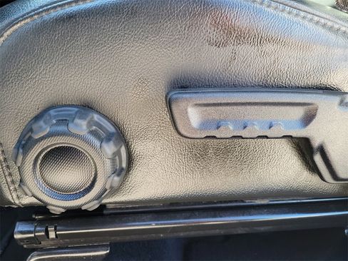 Used 2022 Jeep Wrangler Unlimited Sahara w/ Cold Weather Group image 16