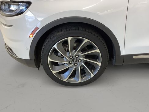 Used 2021 Lincoln Nautilus Reserve w/ Equipment Group 201A AWD/4WD image 9