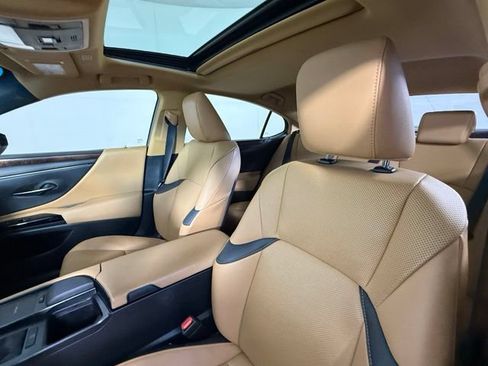 Used 2022 Lexus ES 350 w/ Premium Package FWD image 5