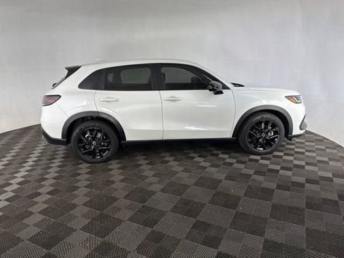 Certified 2025 Honda HR-V Sport image 5