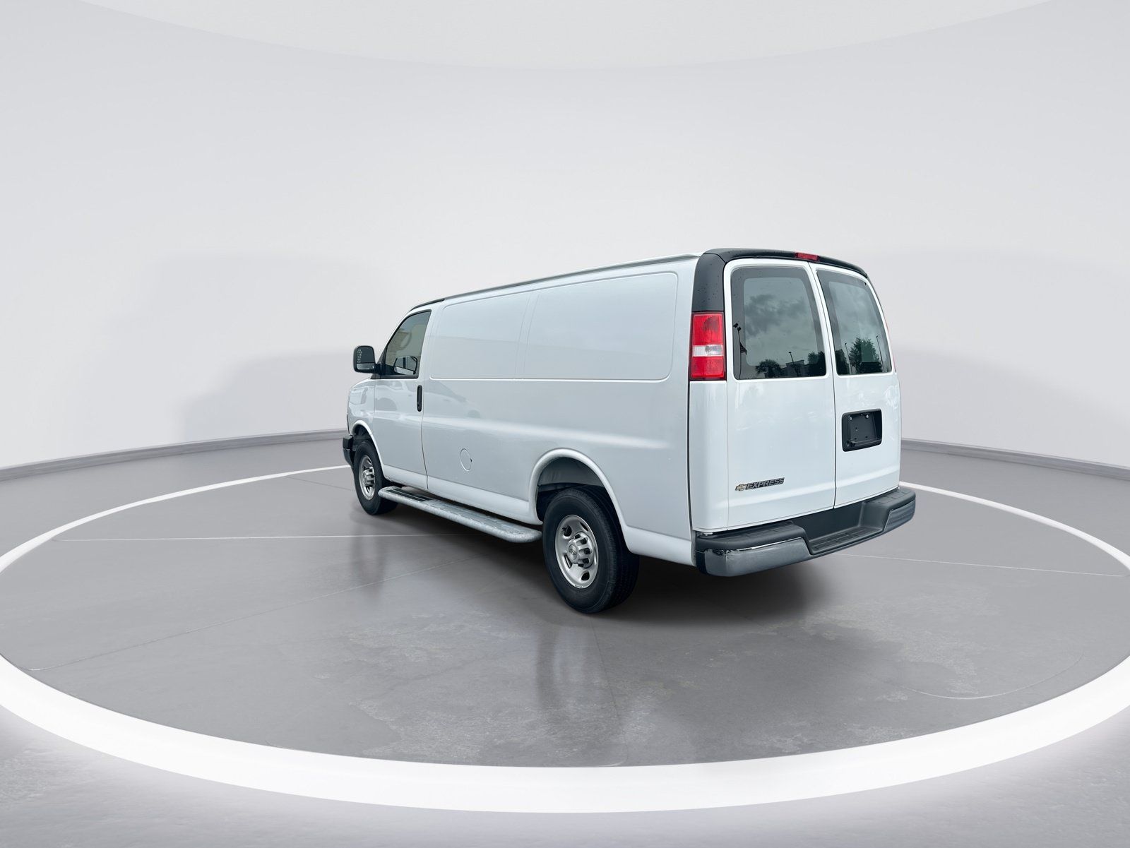 Used 2025 Chevrolet Express 2500 w/ Driver Convenience Package RWD image 7